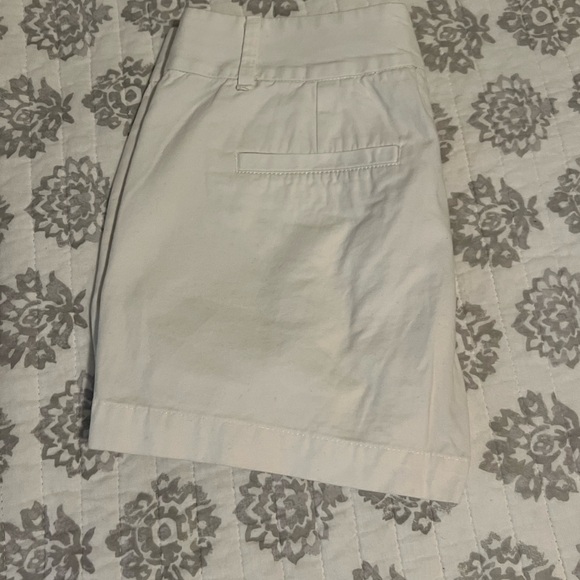 Loft white lowrise shorts - Picture 3 of 4